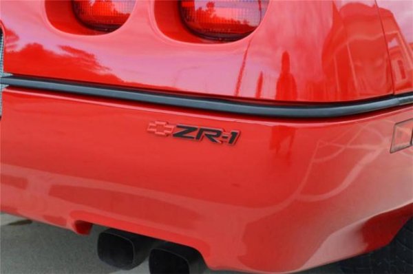 1990 C4 Corvette ZR1 Rear Bumper Moulding