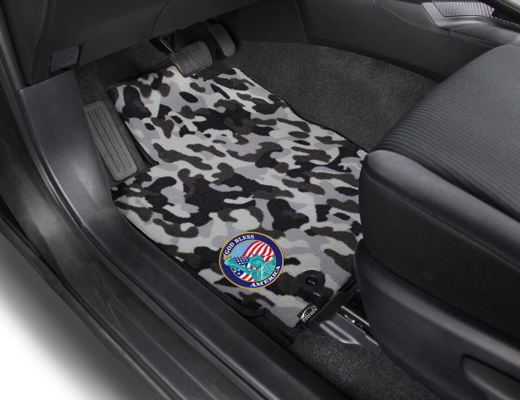 Amazon Com Husky Liners Fits 2001 04 Toyota Sequoia 2000 04 Toyota Tundra Accesscab Standard Cab Classic Style Front Floor Mats Black 35551 Automotive