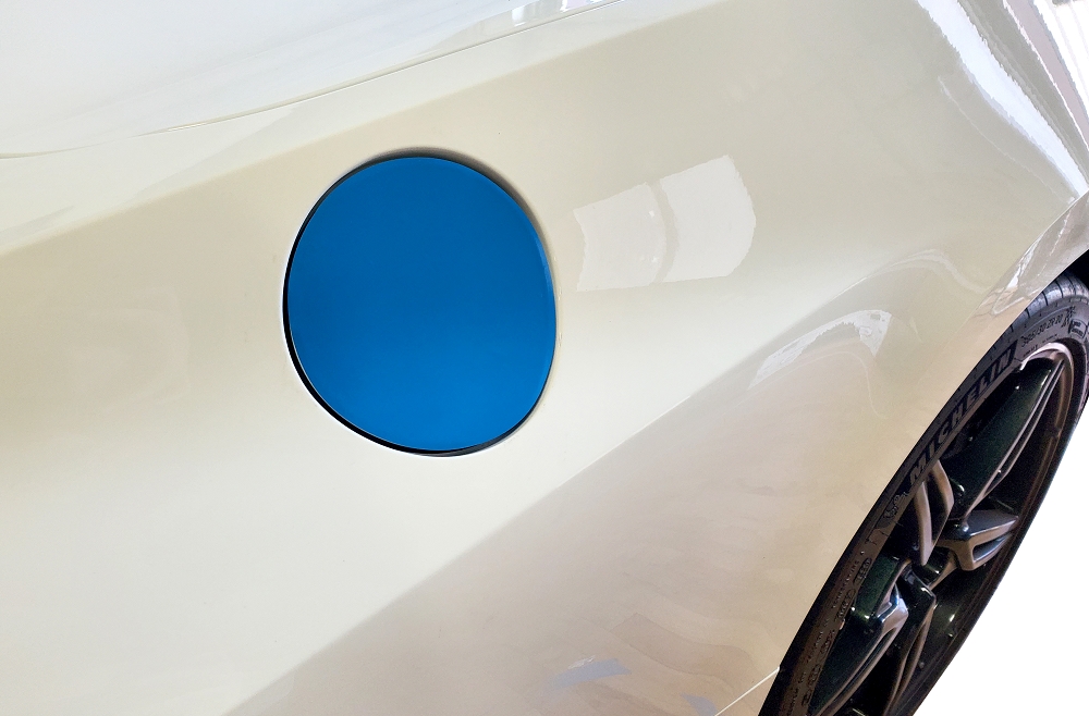 2020-2025 C8 Corvette Vinyl Gas Door Overlay - Black Carbon Fiber - Stingray Logo Silhouette