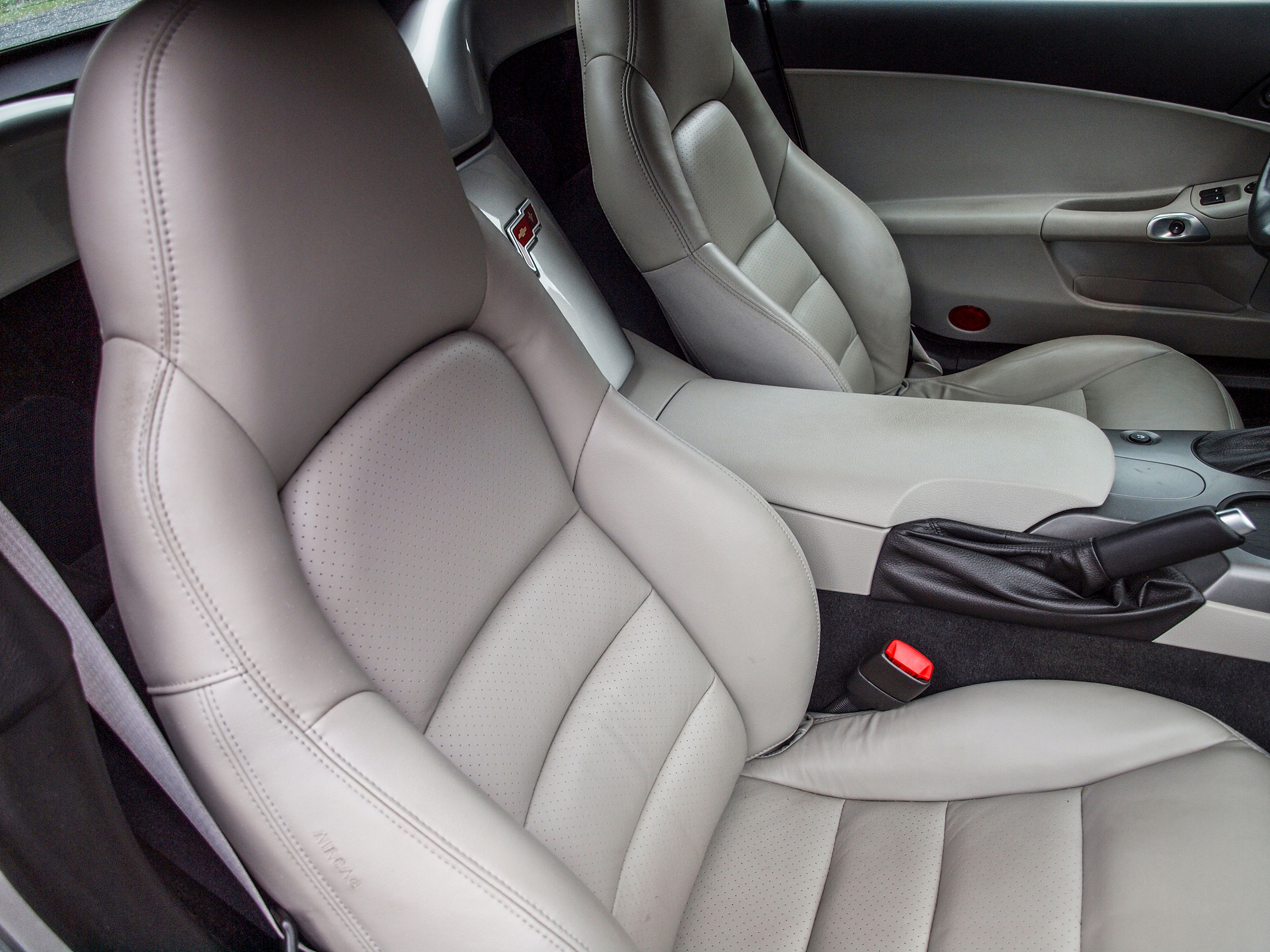 2006-2011 C6 Corvette Leather Sport Seat Covers W/Vinyl Trim - Light Titanium