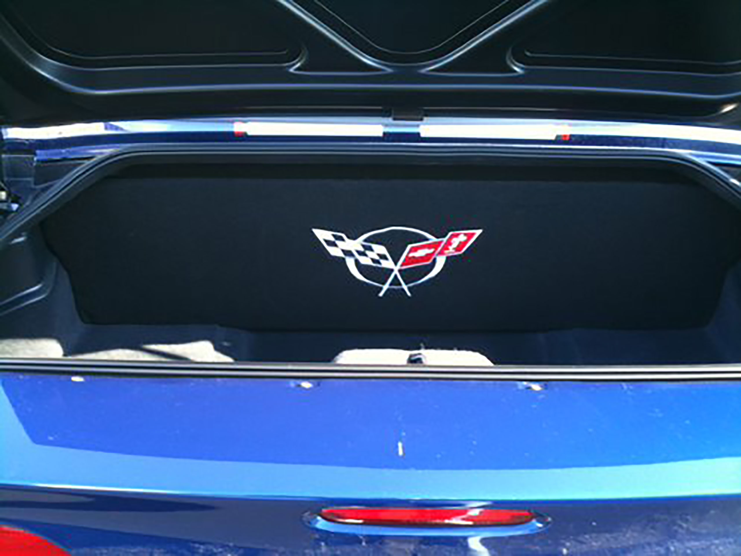 1997-2004 C5 Corvette Quiet-Ride Compartment Divider - C5 Logo