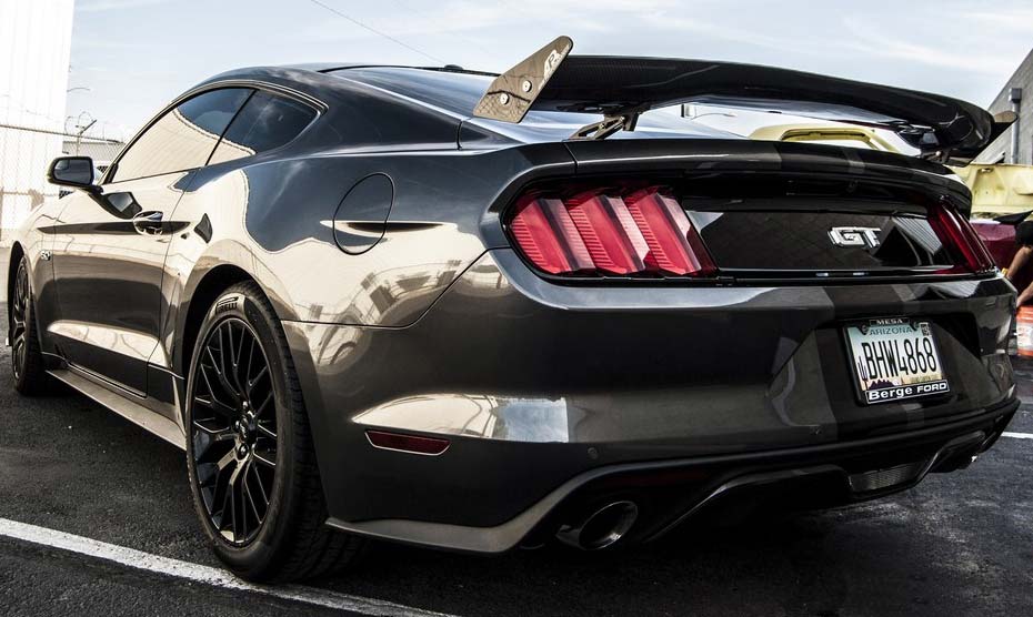 carbon fiber mustang spoiler.