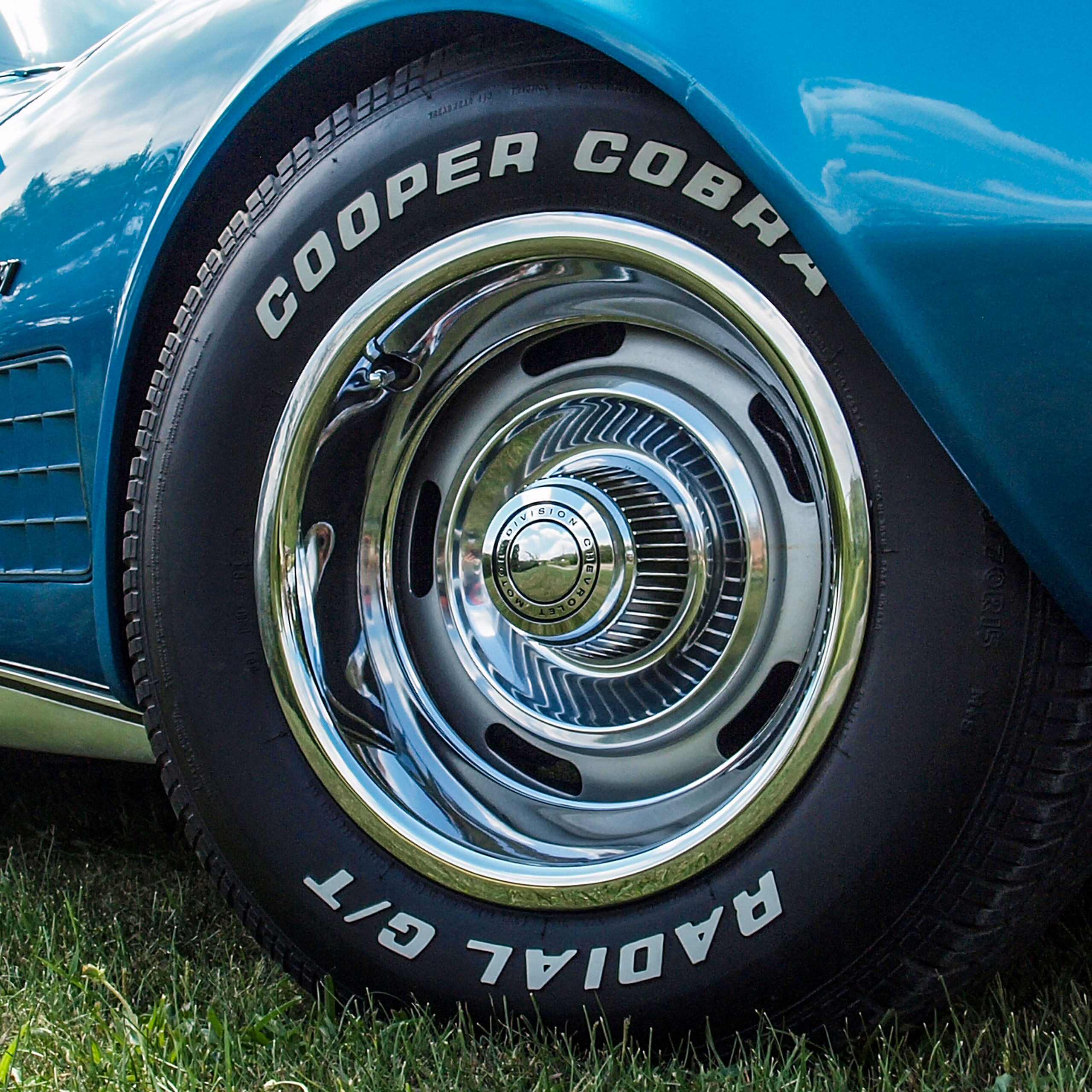 69-82 C3 Corvette 41008 15"x8" Rallye Wheel Set W/Replacement Hubps & Stainless Steel Trim Rings