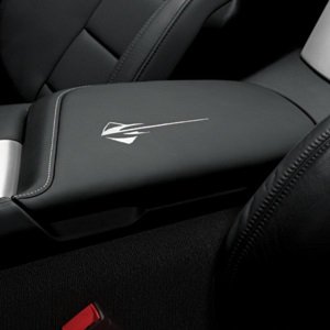2014-2017 C7 Corvette Stingray Logo Console Lid Armrest, Black Leather